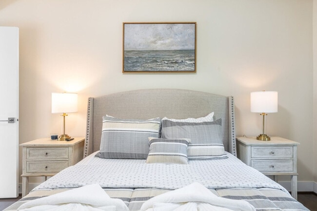 Building Photo - 10404 2nd Pl SW