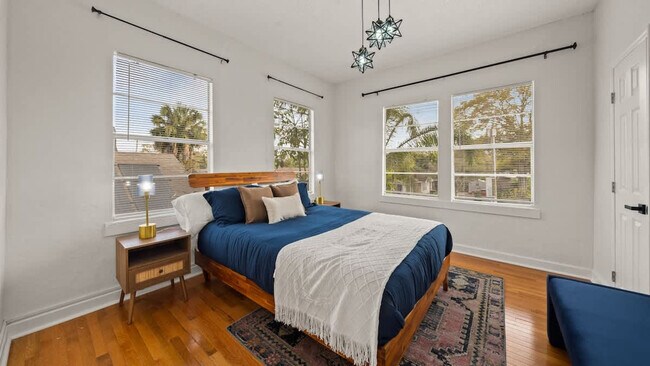 Building Photo - 307 W Haya St