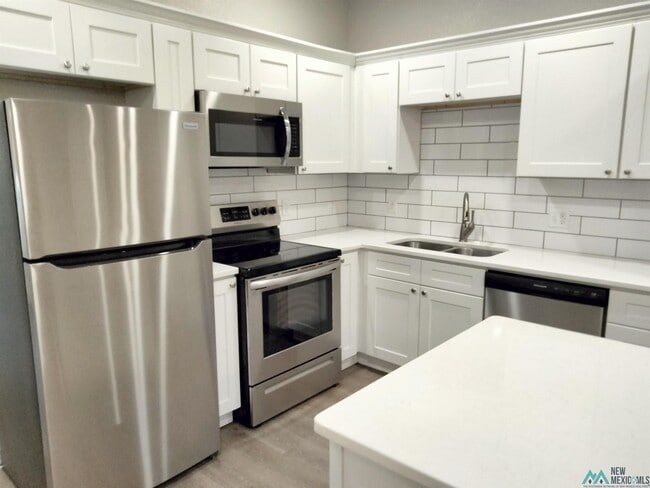 Building Photo - 1308 Sonora Rd