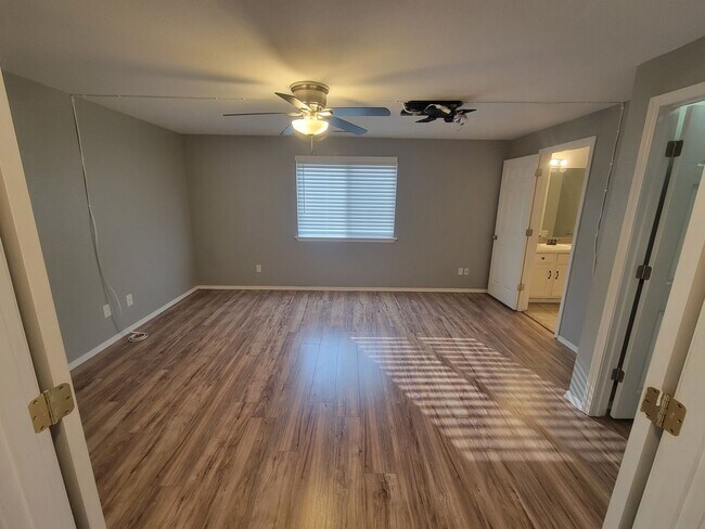 Building Photo - Newly Listed Home Close to Joint Base Lewis-McChord