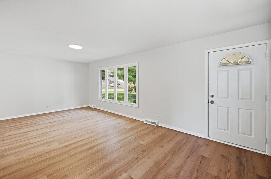 Building Photo - 849 Pear Tree Ln