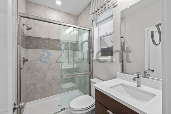 Building Photo - 285 Bear Creek Dr