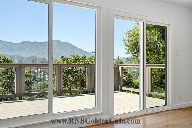 Building Photo - Newly Remodeled 3 Bedroom Home With Gorgeous Views For Rent!