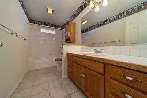 Building Photo - 601 Shadowbrook Dr