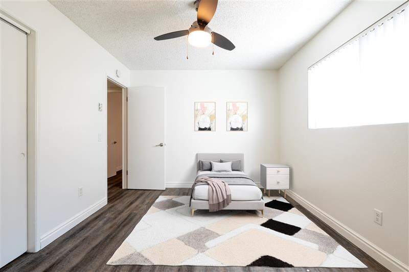 Building Photo - 1050 Meadow Lake Dr