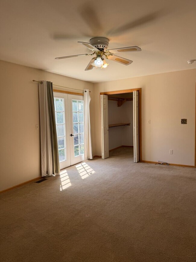 Building Photo - 460 Palmetto Dr