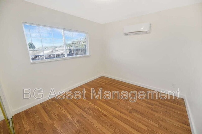 Building Photo - 961 Barkley Ct