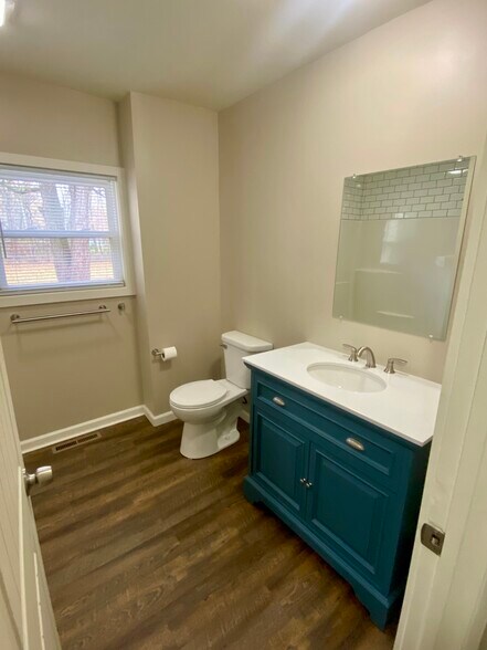 Building Photo - 1454 Pin Oak Dr