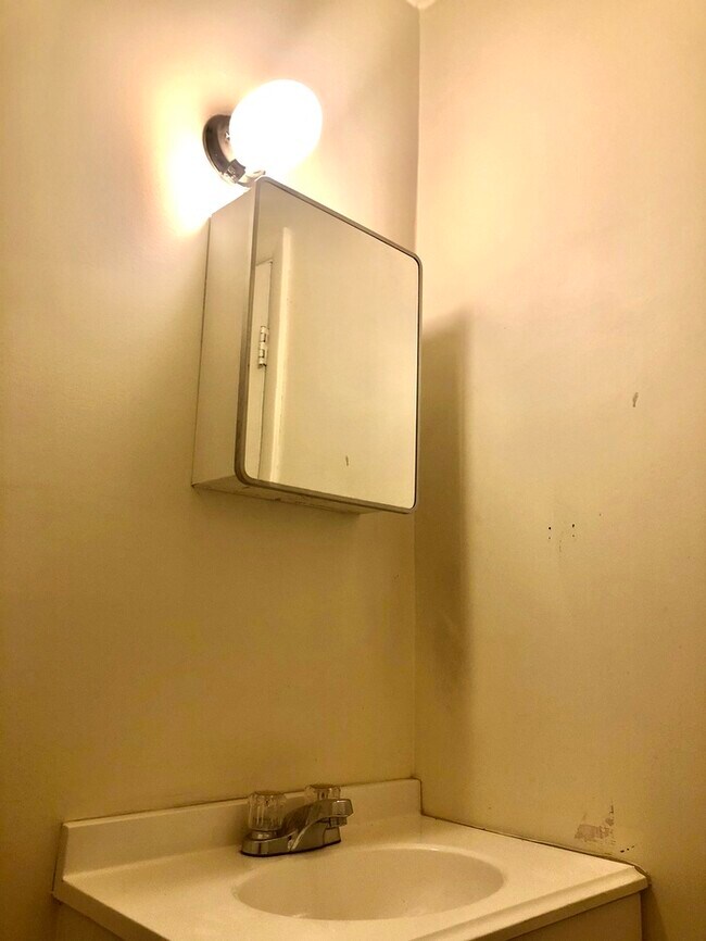 Building Photo - Stunning Duplex in Greeley