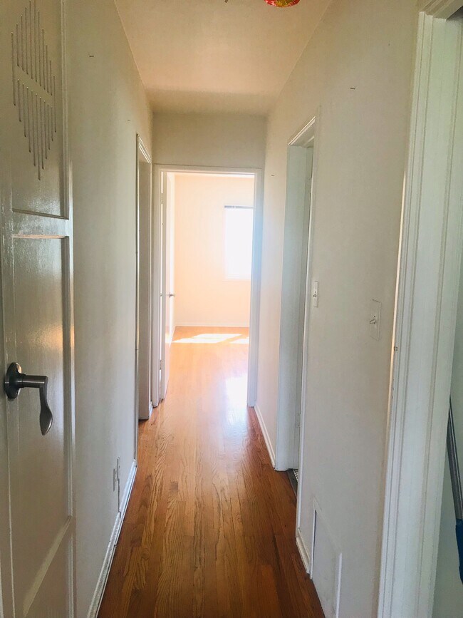 Main hallway - 748 18th St