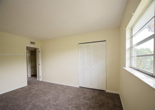 Building Photo - 4803 NW 9th Dr