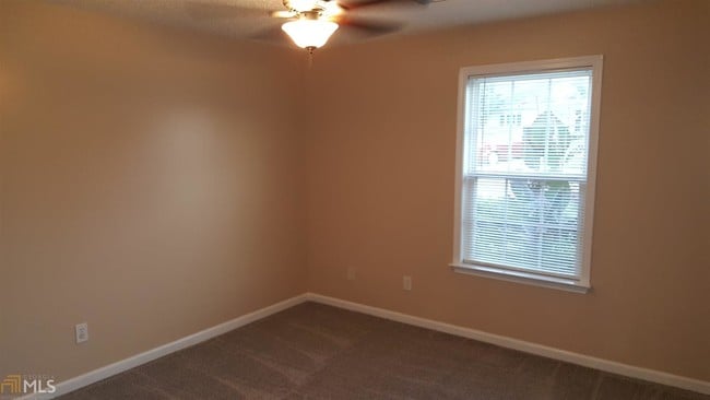 Building Photo - 1731 Summerwoods Ln