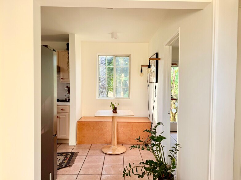 Building Photo - 2300 Pisani Pl