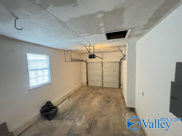 Building Photo - 127 Colby Dr NE