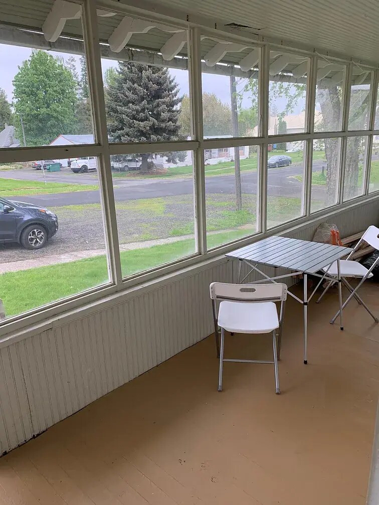 Building Photo - 601 W California St