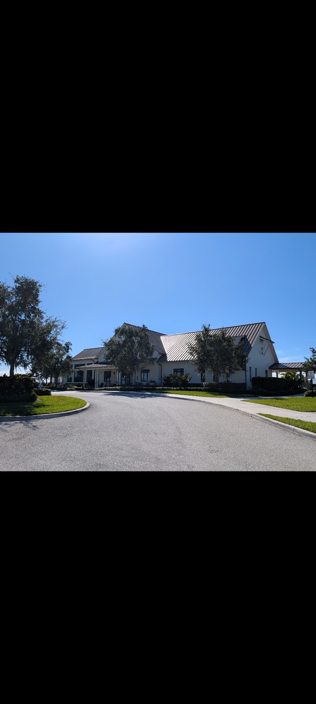 Building Photo - 19673 Whispering Crk Rd