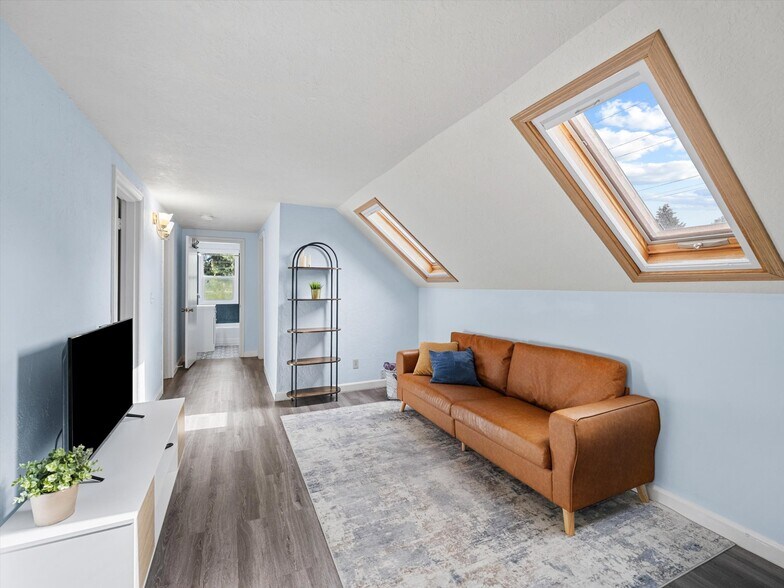 Building Photo - 9835 SW 80th Ave