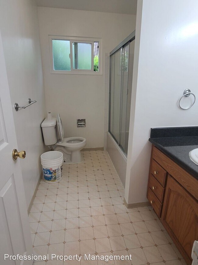 Building Photo - 3 br, 2 bath House - 5917 Clement Ave