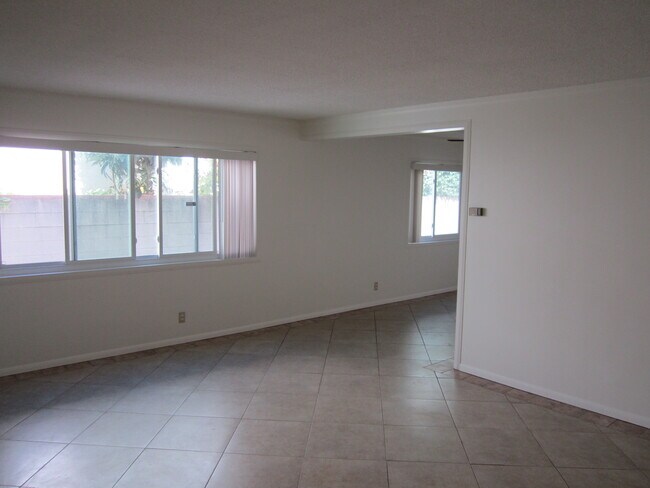 Building Photo - 2105 Gates Ave