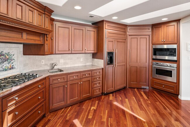 Building Photo - Custom Single Story in coveted Alvarado Es...