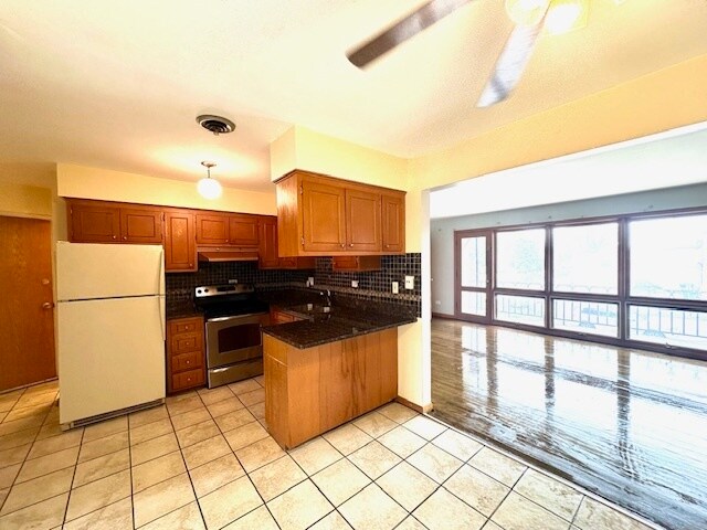 Building Photo - 3158 W 93rd St