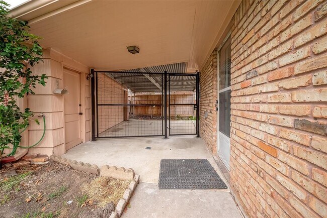 Building Photo - 4115 Mischire Dr