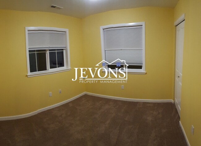 Building Photo - Coming Soon! Gorgeous 4BD Home in the Heart of Issaquah Highlands