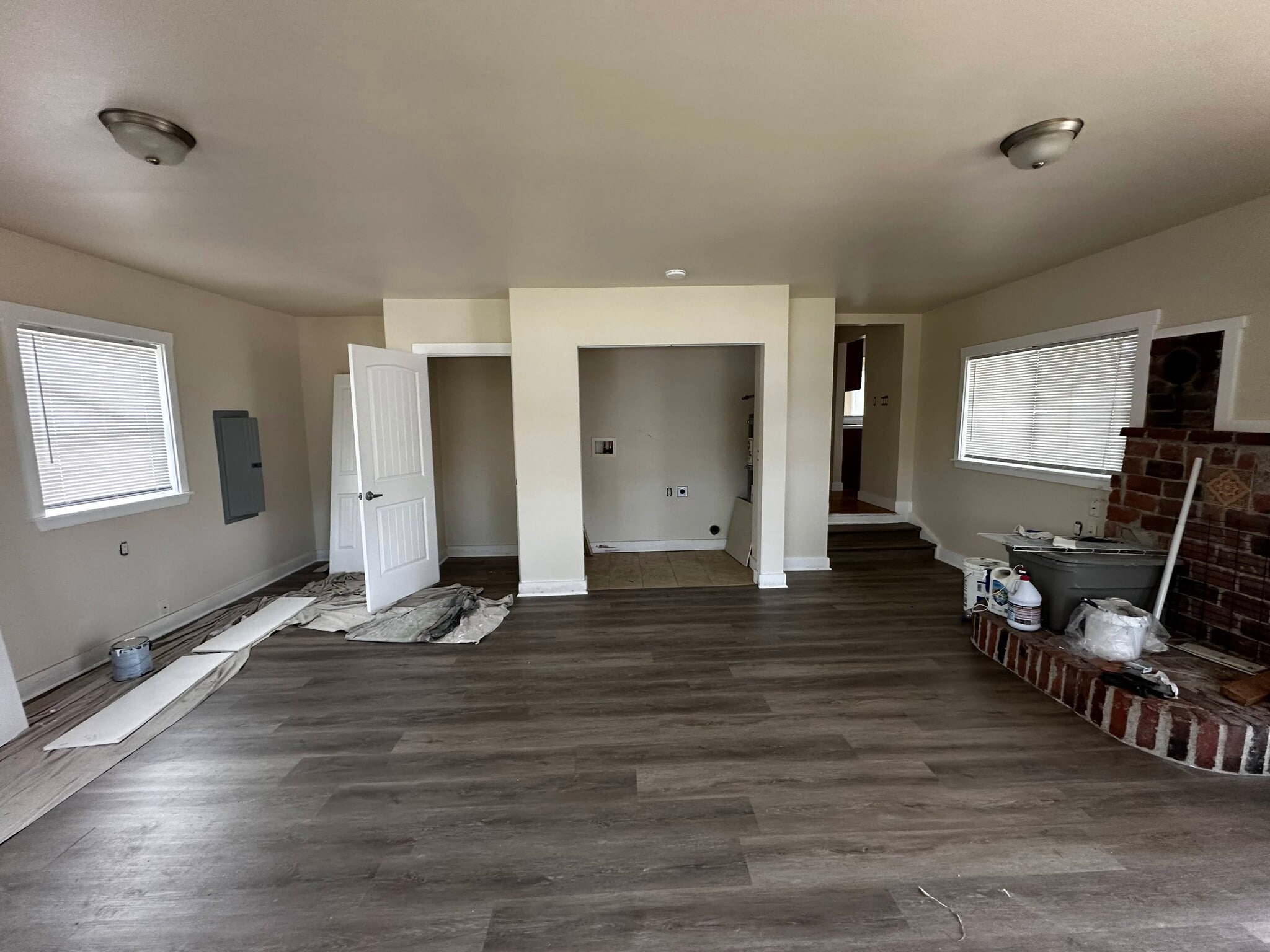 Family room - 823 E 64th St