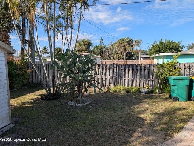 Building Photo - 2050 N Shannon Ave