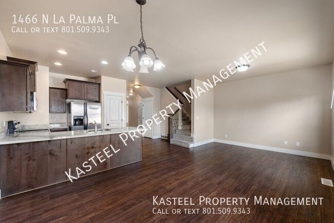 Building Photo - 1466 La Palma Pl