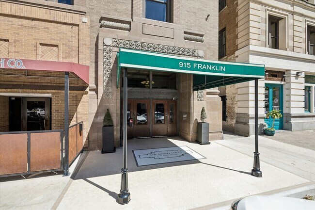 Building Photo - 915 Franklin St