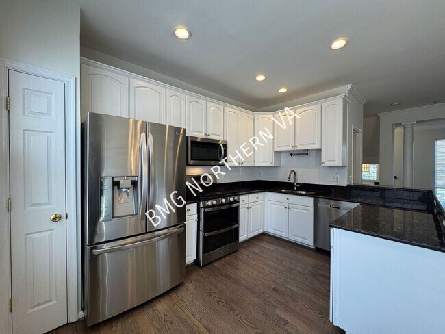 Building Photo - 3850 Dominion Mill Dr