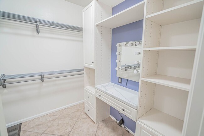 Building Photo - Single Story Pool Home for Rent in Palmdale.