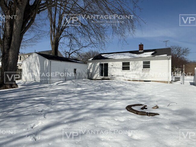 Building Photo - 1655 9th St