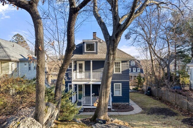 Building Photo - 1045 Adams St