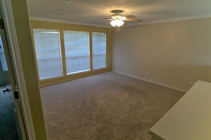 Loft - 2632 Century Park Blvd #46
