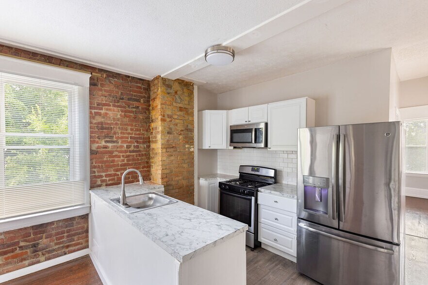 Building Photo - 1889 W 48th St