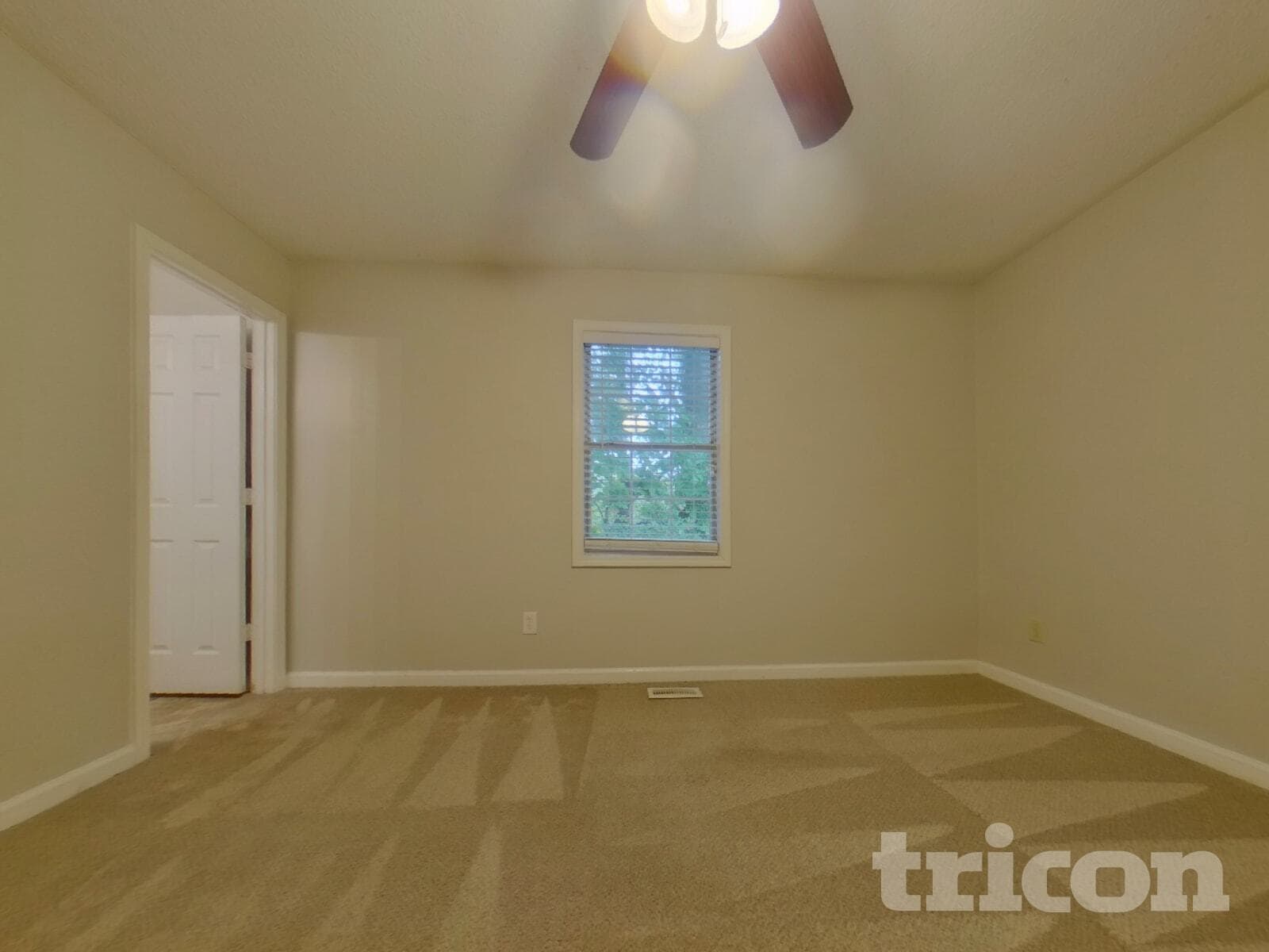 Building Photo - 238 Hampton Dr