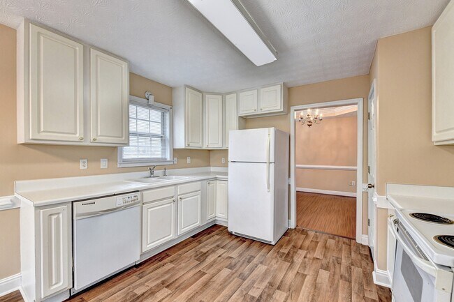 Building Photo - 40 Wisteria Blvd