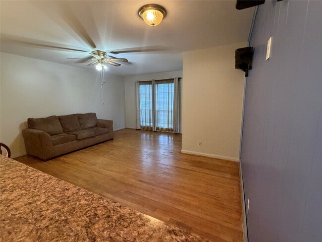 Building Photo - 8602 Glenlea St