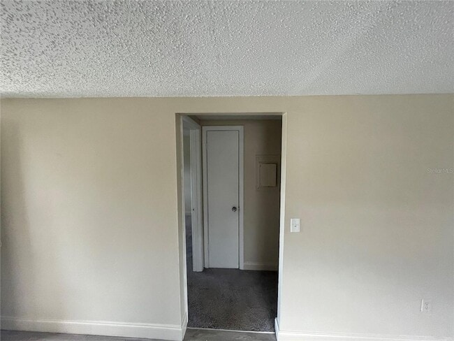 Building Photo - 4126 Shoreline Dr