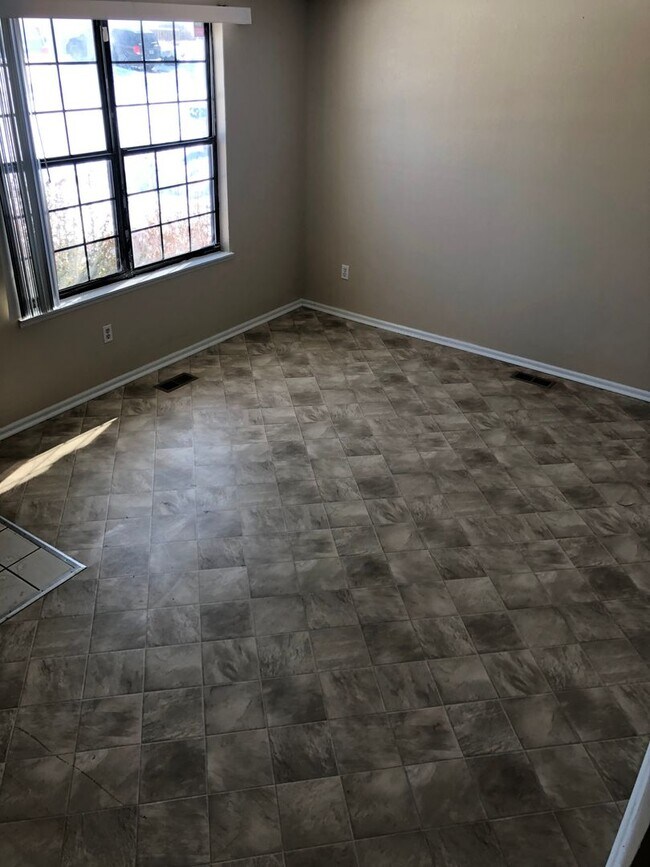 Building Photo - Coming-Soon- 4BR/2BA SINGLE FAMILY HOME