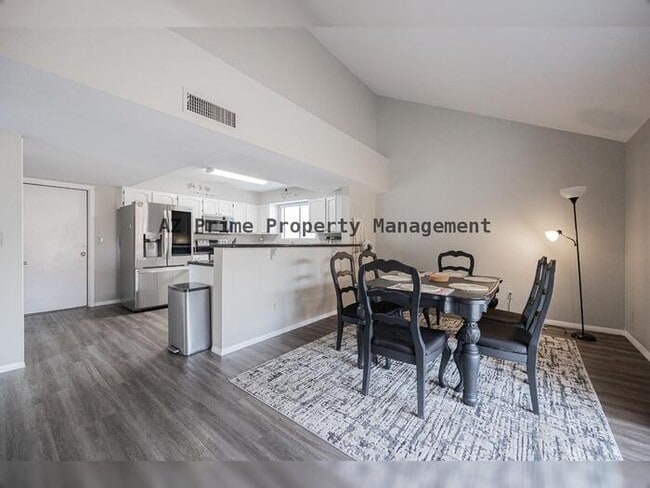 Building Photo - 25 S Ocean Dr