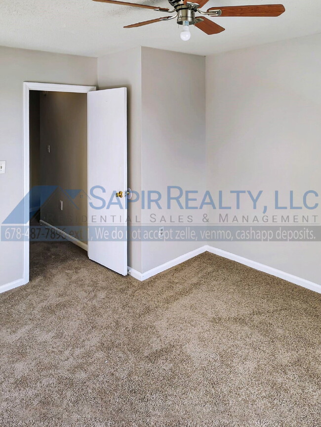 Building Photo - 774 Lilly Ave