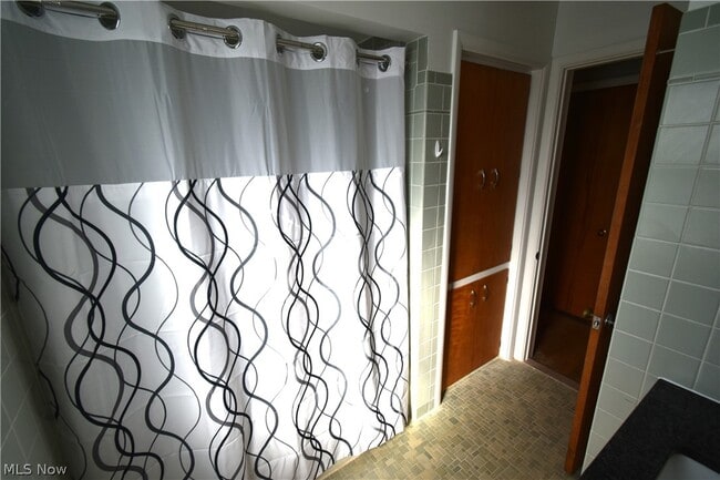 Building Photo - 2761 Forestview Ave