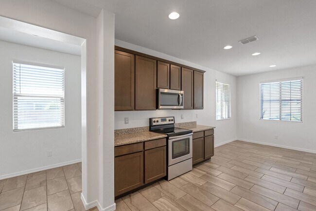 Building Photo - Immaculate & Move-In Ready – Upscale 3BR/2...