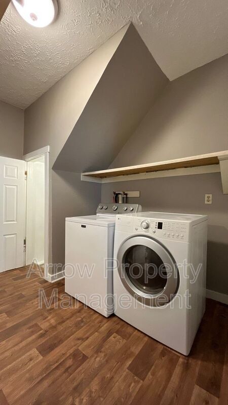 Building Photo - 2508 Dudley St