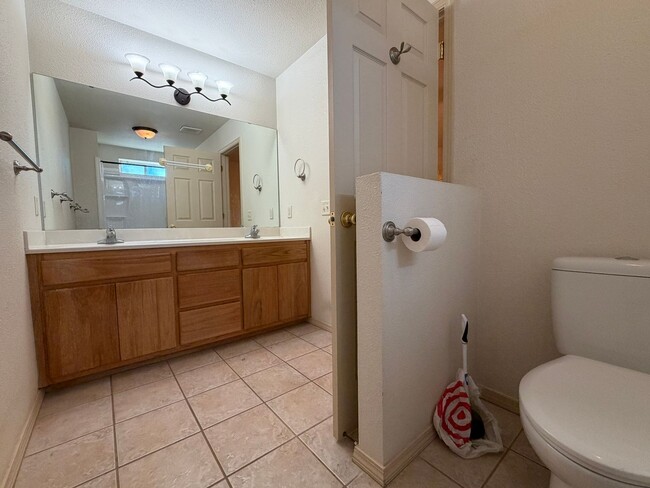 Building Photo - Beautiful Home Close to Holloman AFB