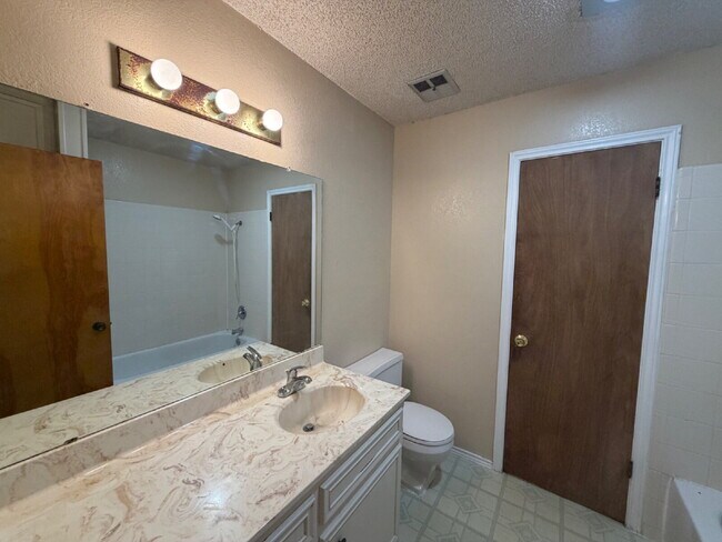 Building Photo - Beautiful Two Story Townhome in West Lubbock!