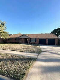 Building Photo - 3 Bed 2.5 Bath Ready To Rent ASAP!